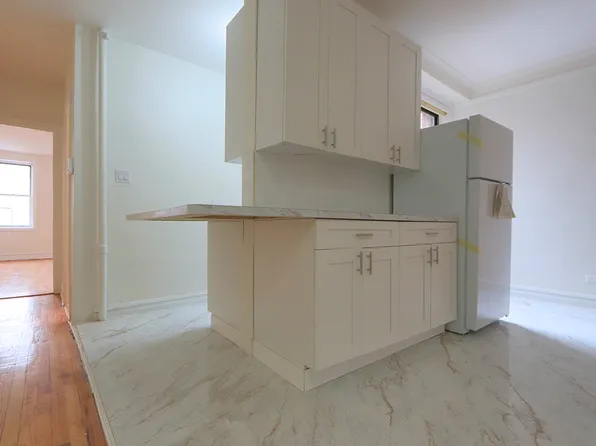 8223 Bay Parkway image 1 of 7