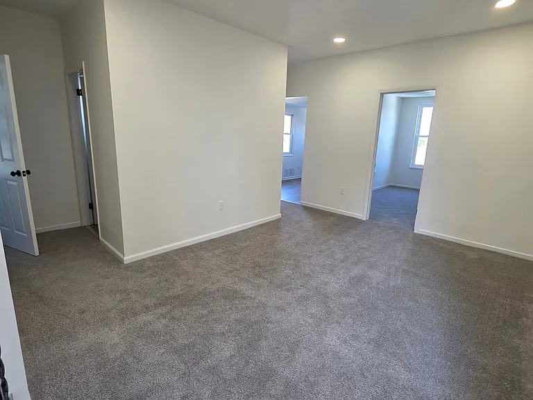 112 Amanda Ave #2 — Photo 5