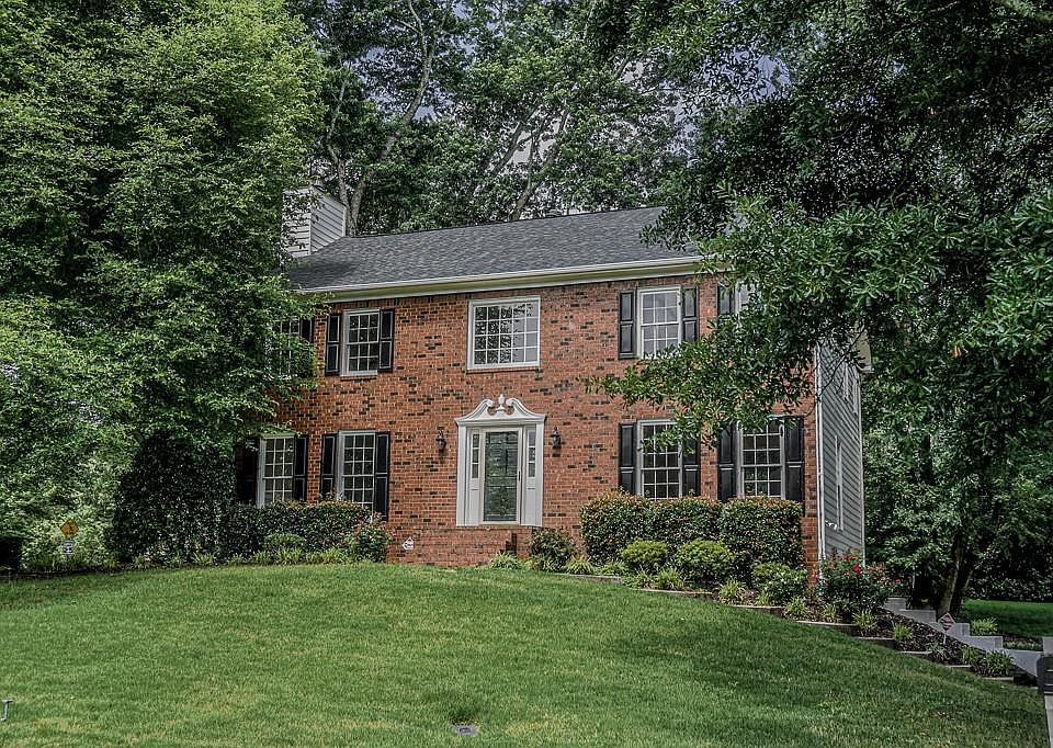 1st image of 2451 Meadowglen Trl