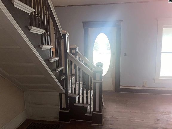 3rd image of 308 W Nickerson Blvd