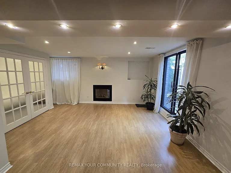 21 Addison St #BASEMENT — Photo 4