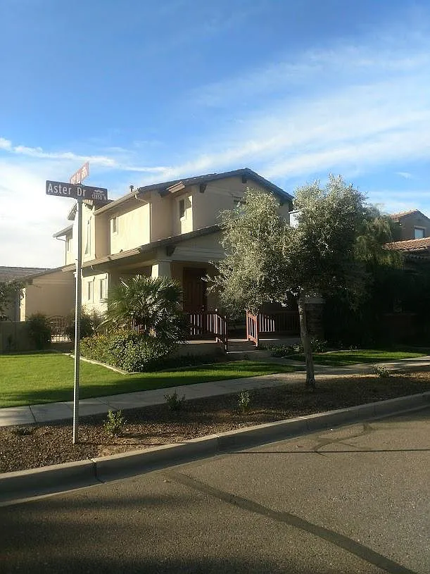 15109 W Aster Dr — Photo 2
