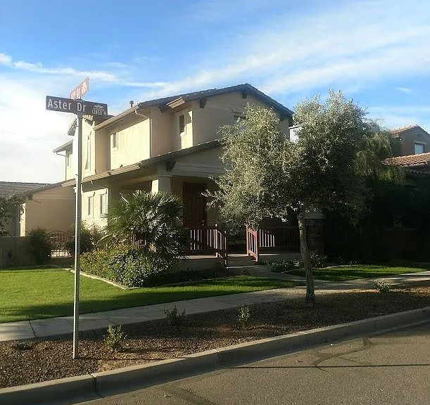 15109 W Aster Dr — Photo 2