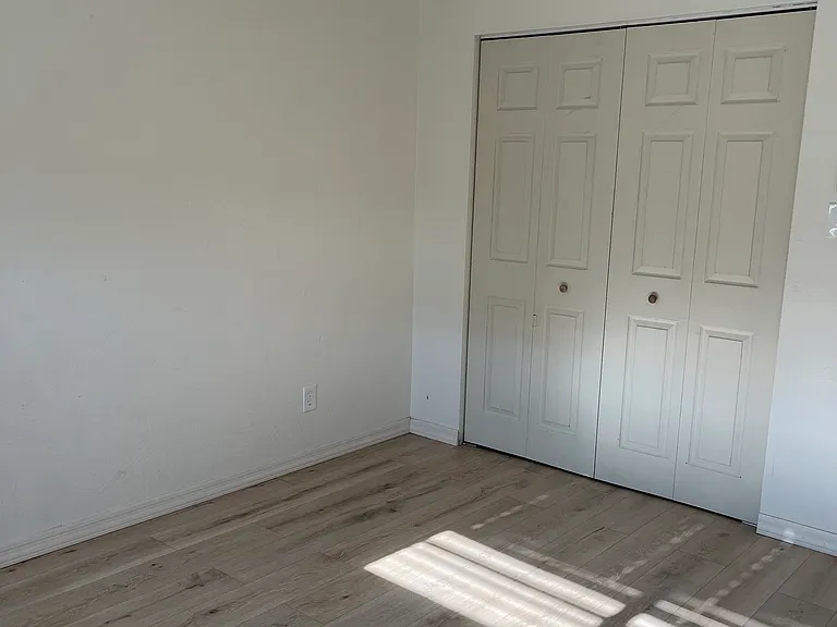 120 S San Jose Dr — Photo 8