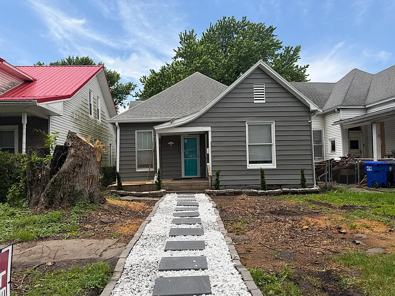 216 S Prospect Ave — Photo 1