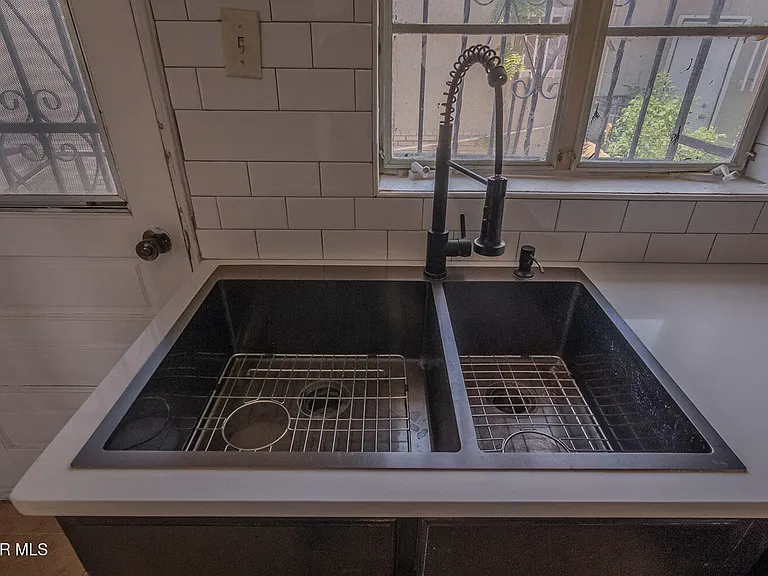 4029 Hueco Ave — Photo 10