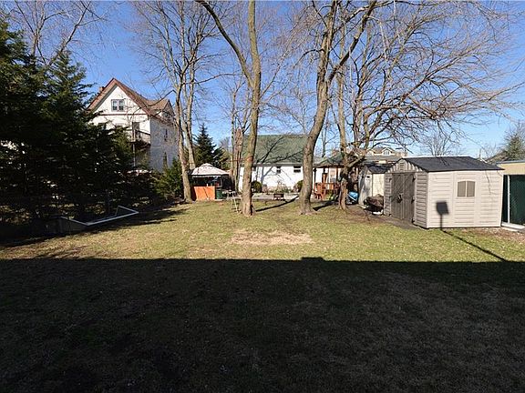 4th image of 40 Clifton Ave