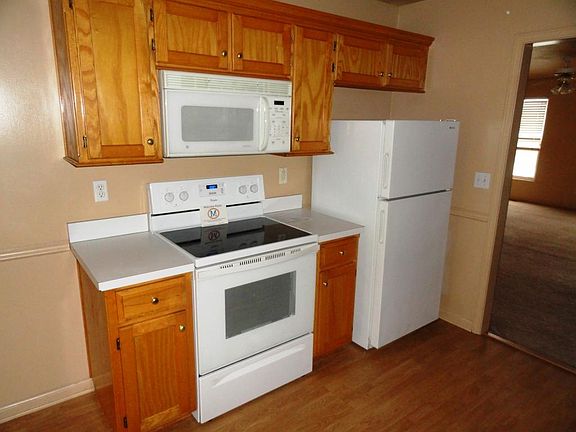 4th image of 14913 Kelly Dr #14913