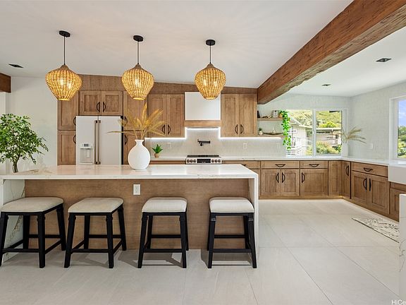 3rd image of 852 Kainoa Pl