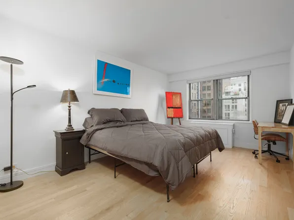 10 West 15th Street image 13 of 18