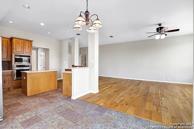 12943 Palatine Hl — Photo 10