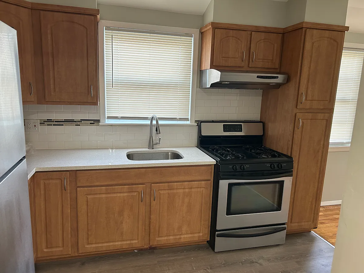 Building Photo - 4630 Oceania St #2