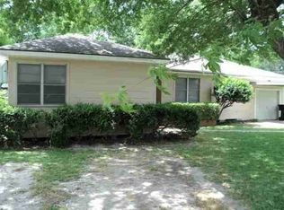 923 N 17th St, Nederland, TX 77627