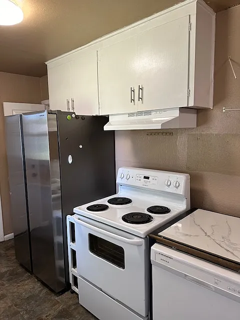 3 bed, 1045 sqft, $1,295 — Photo 4