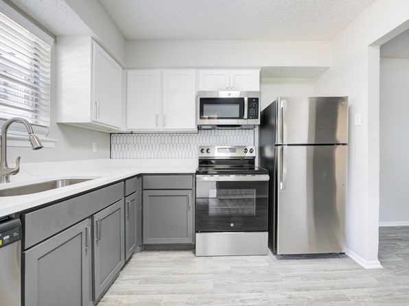 1834 E Peters Colony Rd APT 2008