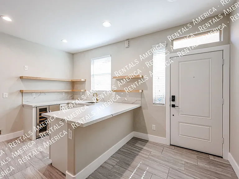 7855 W Rock Springs Dr — Photo 6