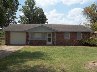 904 NE 6th St, Wagoner, OK 74467