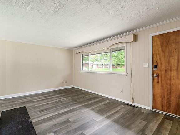4th image of 1731 Lucks Rd