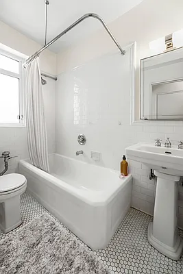 Rented by Central Park South Associates | media 6