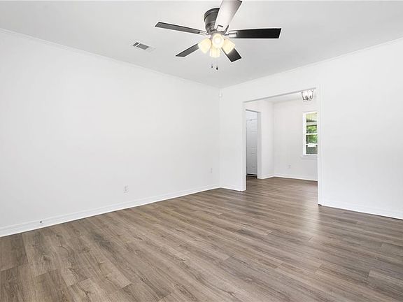5th image of 29 Melinda Dr