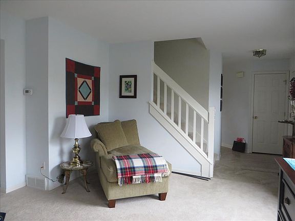 3rd image of 10310 White Oak Dr