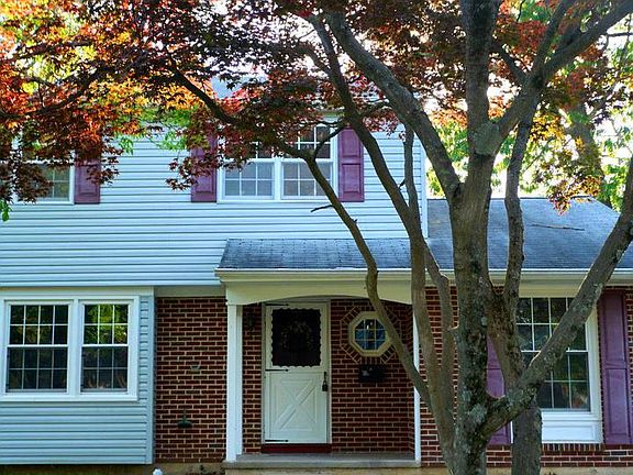 3rd image of 34 Hillside Rd