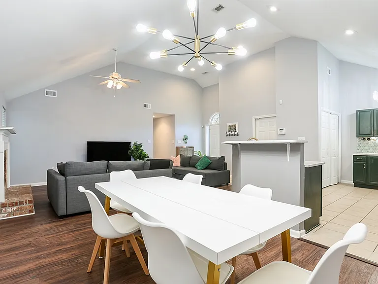 224 Park View Ct — Photo 8