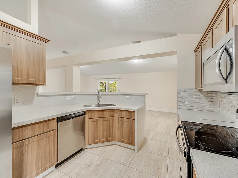 537 Mason Dr — Photo 21
