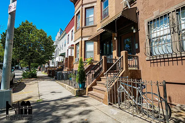 Rented by NMRE | media 6