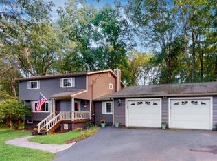 116 White Birch Rd, Matamoras, PA 18336