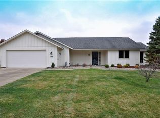 8764 Timber Edge Dr, North Ridgeville, OH 44039