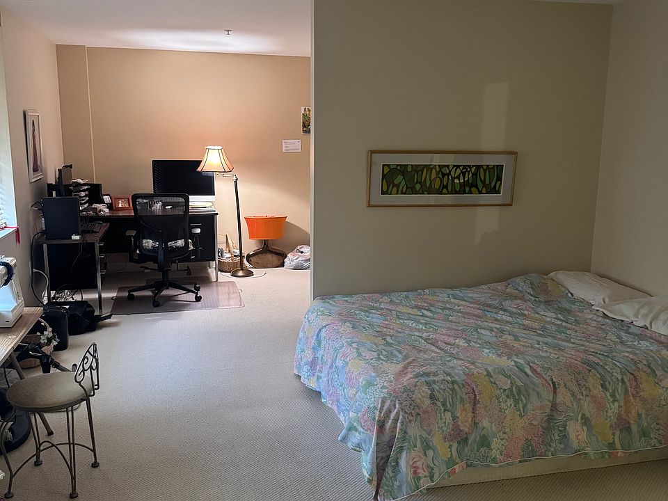 Master Bedroom & Office Space. Includes full walk-in closet and master bath suite with jacuzzi and shower