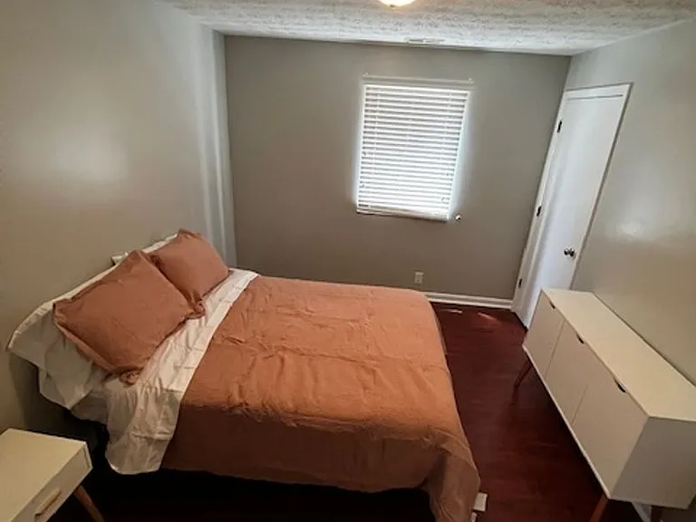 1517 Washington St E — Photo 19