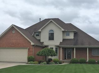 1333 Pine Valley Dr, Bowling Green, OH