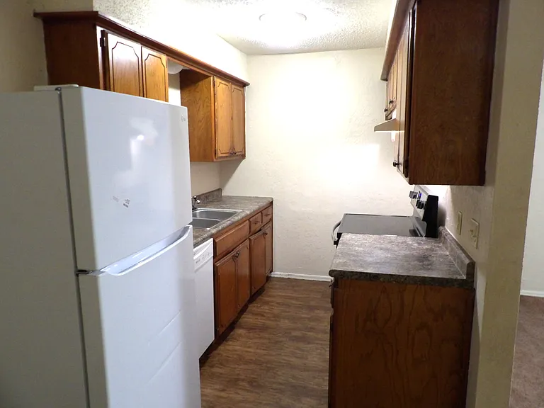 6403 NW Oak Ave #C-2 — Photo 3