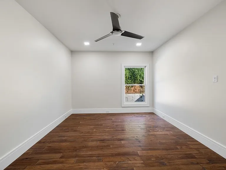 1281 E Main St #3 — Photo 11