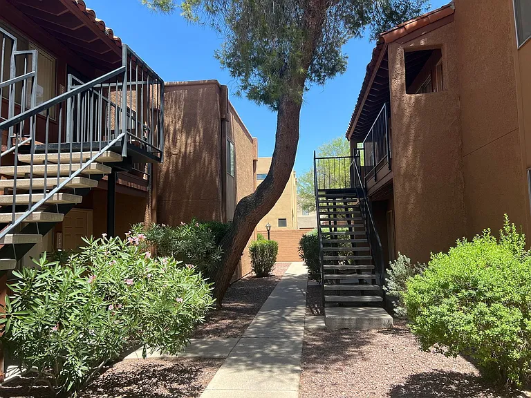 Acacia Gardens — Photo 44