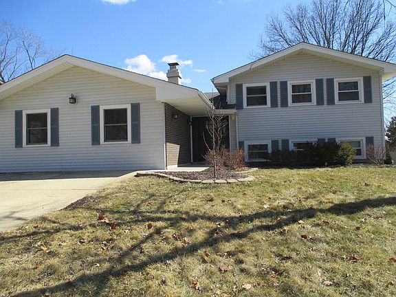 2nd image of 20W581 Glen Ct
