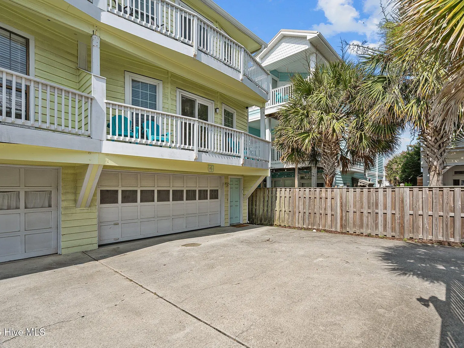 3 bed, 3.0 bath, 1232 sqft, $3,000 — Photo 3
