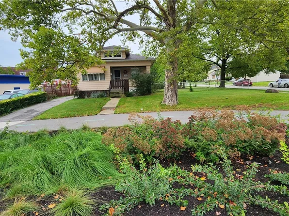 7925 Garfield Blvd, Garfield Heights, OH 44125