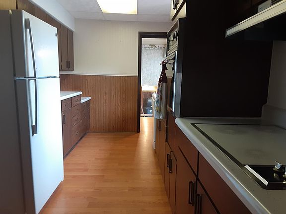 3rd image of 707 Van Buskirk Rd