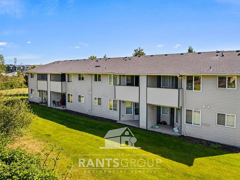 Yelm Creek Apartments — Photo 18