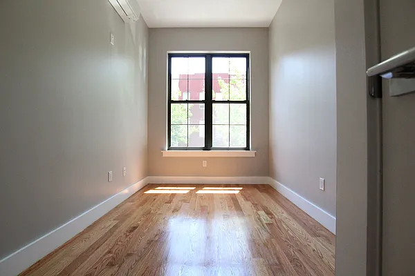 Rented by Nooklyn NYC LLC | media 24