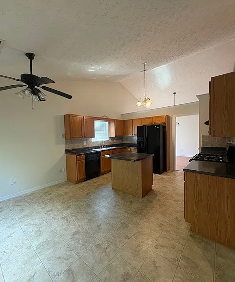 95 Saddlebrook Ct — Photo 7