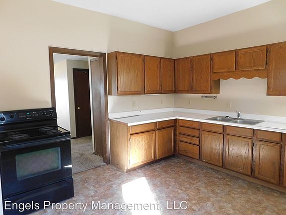 4th image of 713 W Park Ave