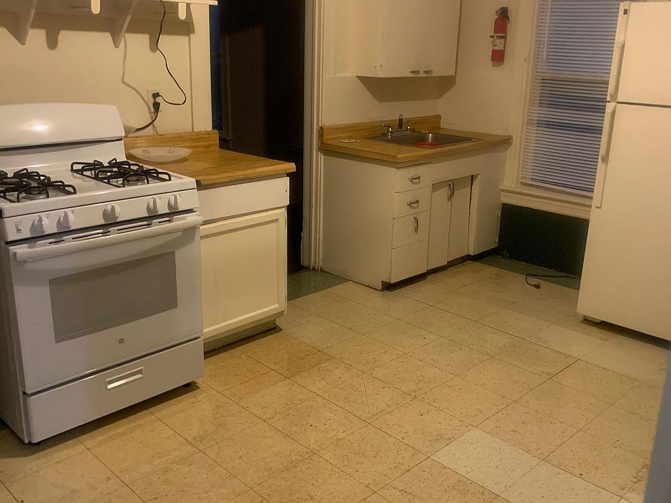 1st image of 452 E 13th St APT 4