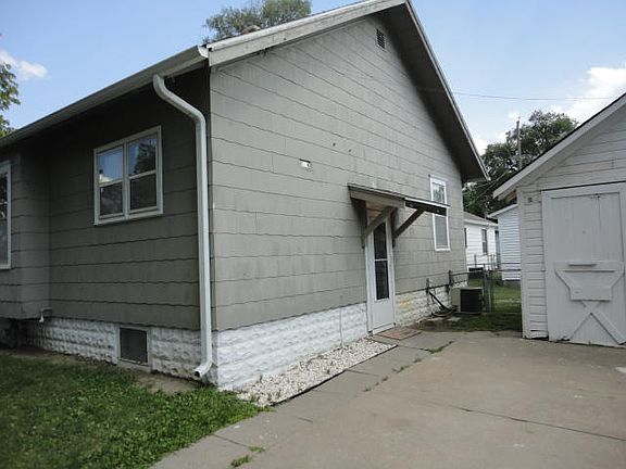2nd image of 220 N 30th St