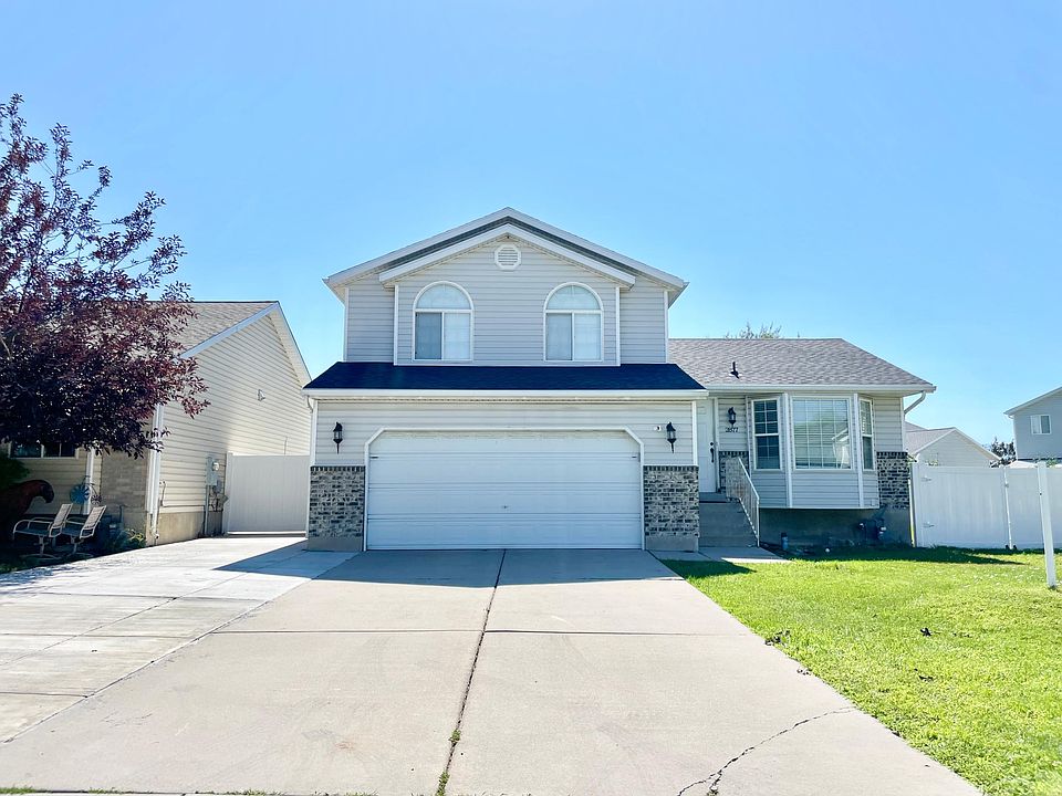 1st image of 2877 S Clearbrook Dr