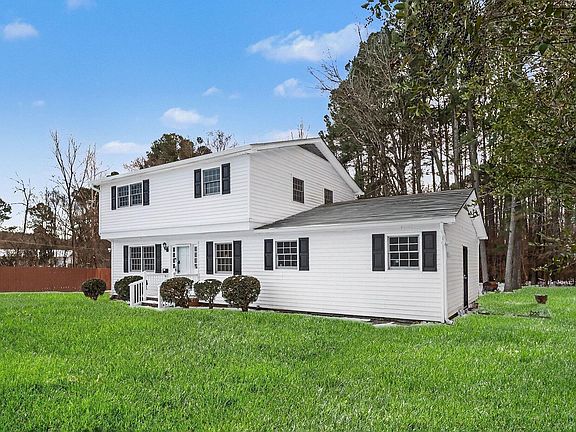 4th image of 2833 Wyeth Ave