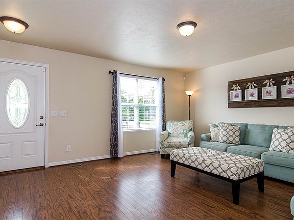 4th image of 256 W Alfred Dr